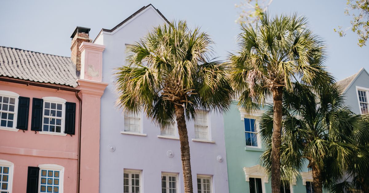 Rainbow Row near Charleston