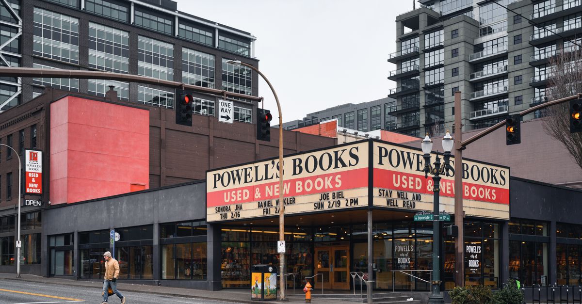Powell’s City of Books near Portland